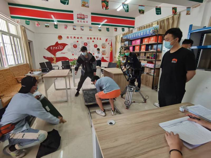 南海区广告片拍摄公司：极简主义践行者，少即是多的视觉哲学